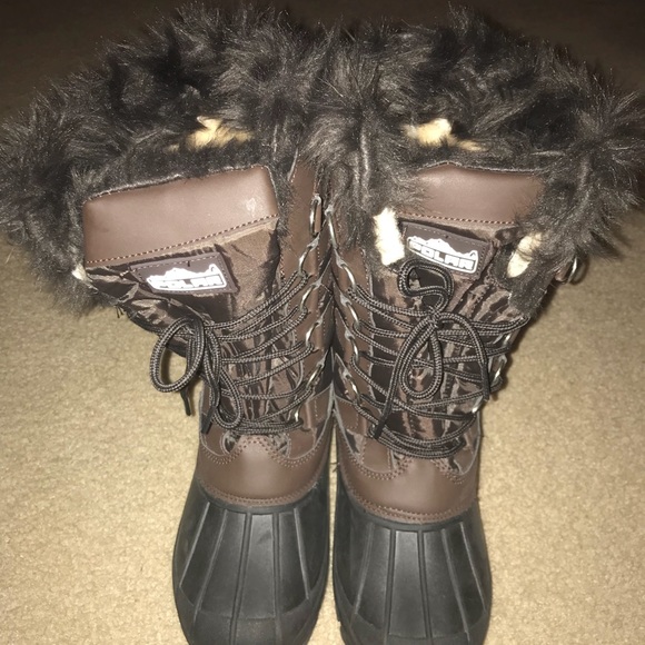 🎉NWOTs Dark brown snow boots🎉 - Picture 3 of 3